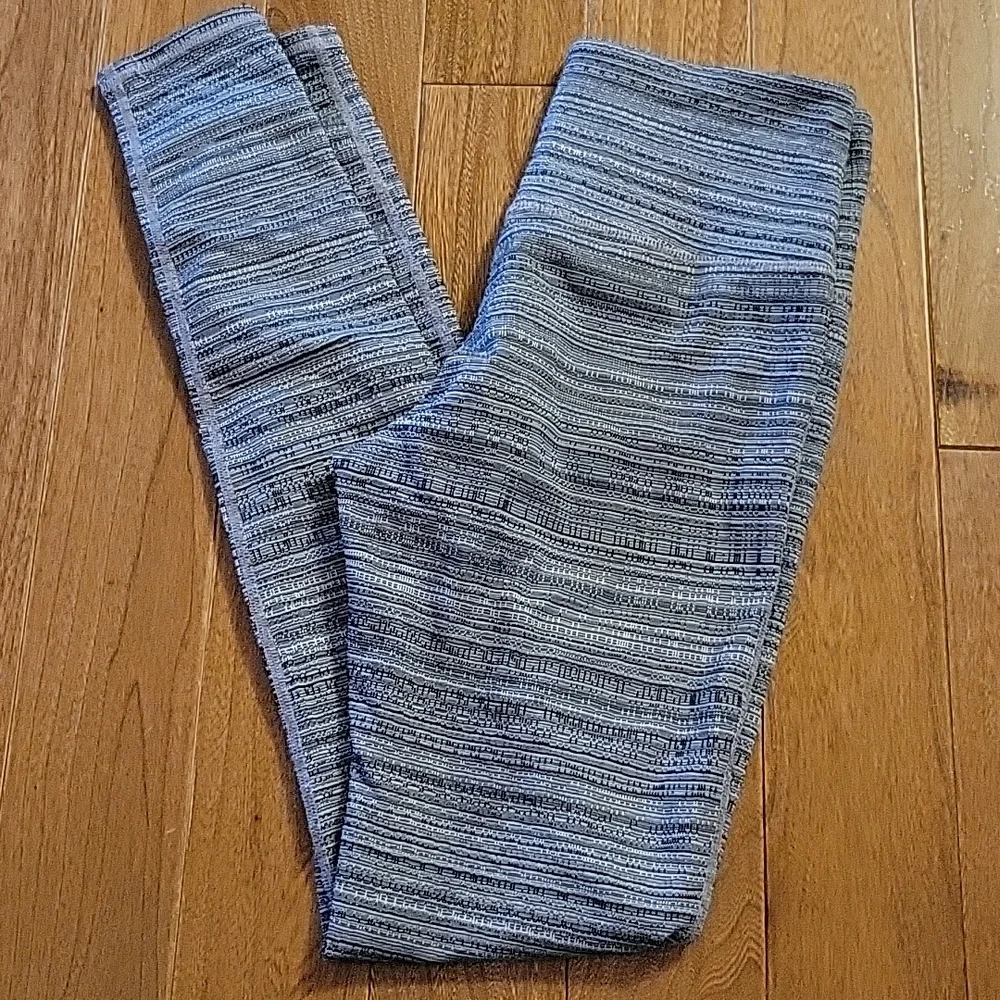 Athleta Leggings Jacquard Chaturanga‎ Textured Grey Black XS 455973-03